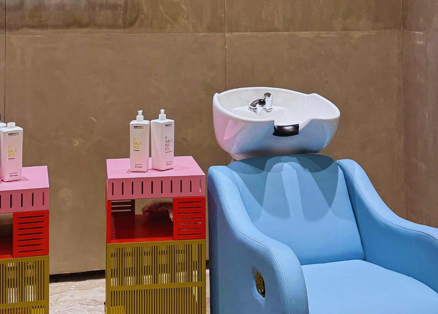 Modern wash station at Mane and Natural | كيرلي بوتيك - Jeddah Branch, Jeddah, Makkah Province, SA.