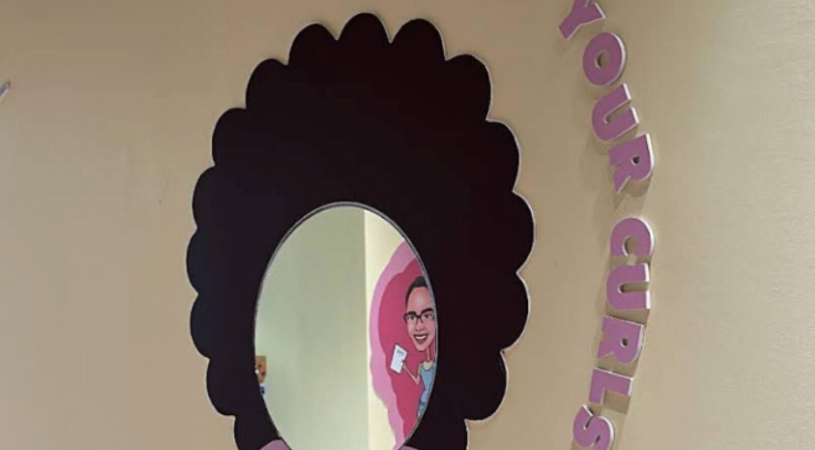 Unique curly hairstyle mirror at Mane and Natural | كيرلي بوتيك - Jeddah Branch, Jeddah, Makkah Province, SA.