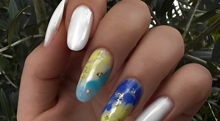 Muse Nails & Beauty image 3