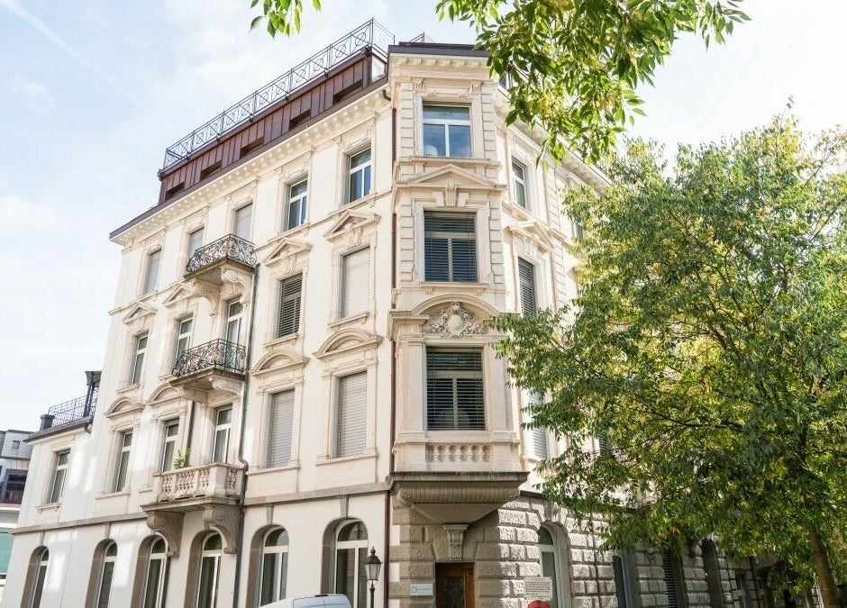 Chic building facade of Ambassade Biologique Recherche Zürich, located in Zürich, Zürich, CH.