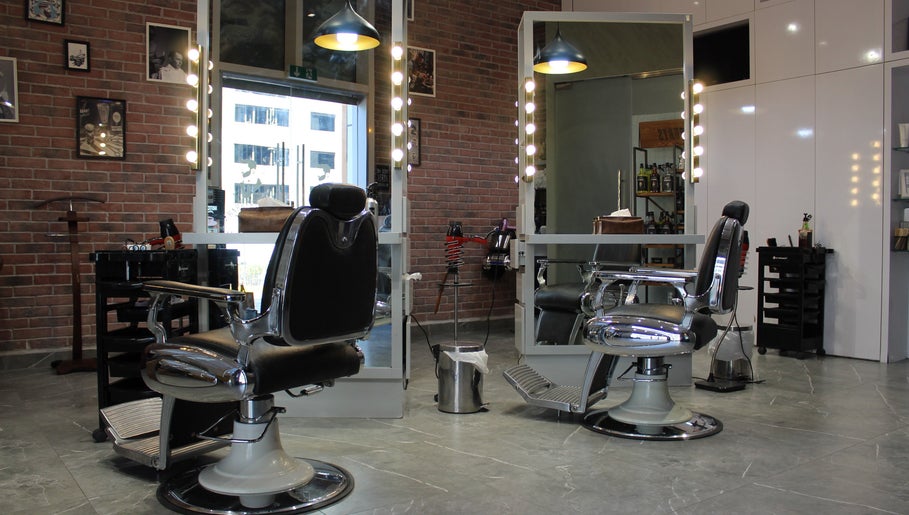 Mankind Men Haircut - Gents Barbershop 1paveikslėlis