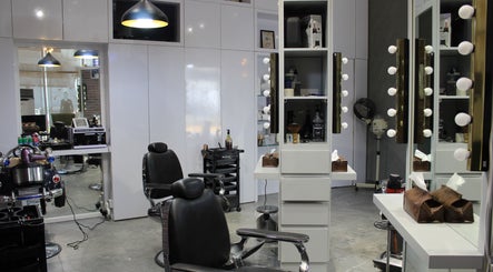 Mankind Men Haircut - Gents Barbershop 3paveikslėlis