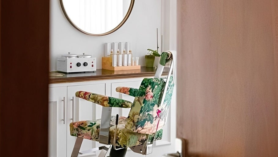 EDDA Studio beauty room with a floral chair and elegant decor in Chipping Norton, England, GB.