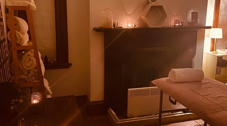 Old Shanghai remedial massage, bilde 2