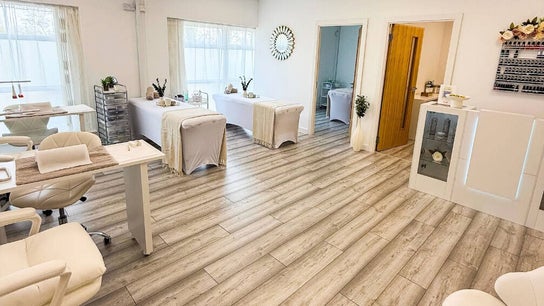 Natalies Beauty & Training