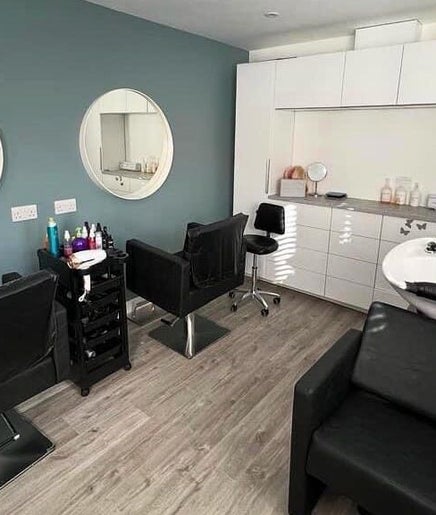 Tresses Colour & Styling Room slika 2