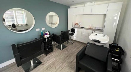Tresses Colour & Styling Room  afbeelding 2