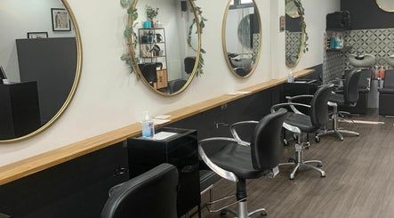 West One Hairdressing - West End imaginea 3