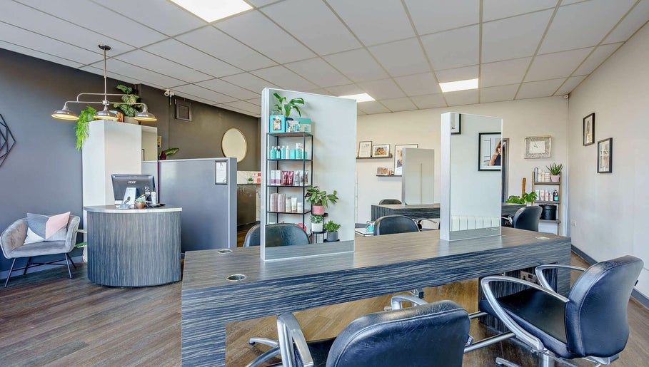 West One Hairdressing - Chandlers Ford Bild 1