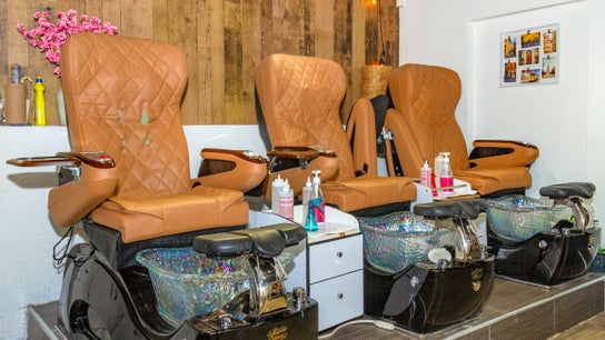 La Crystal Nails and Spa, 117 Murray Street 3