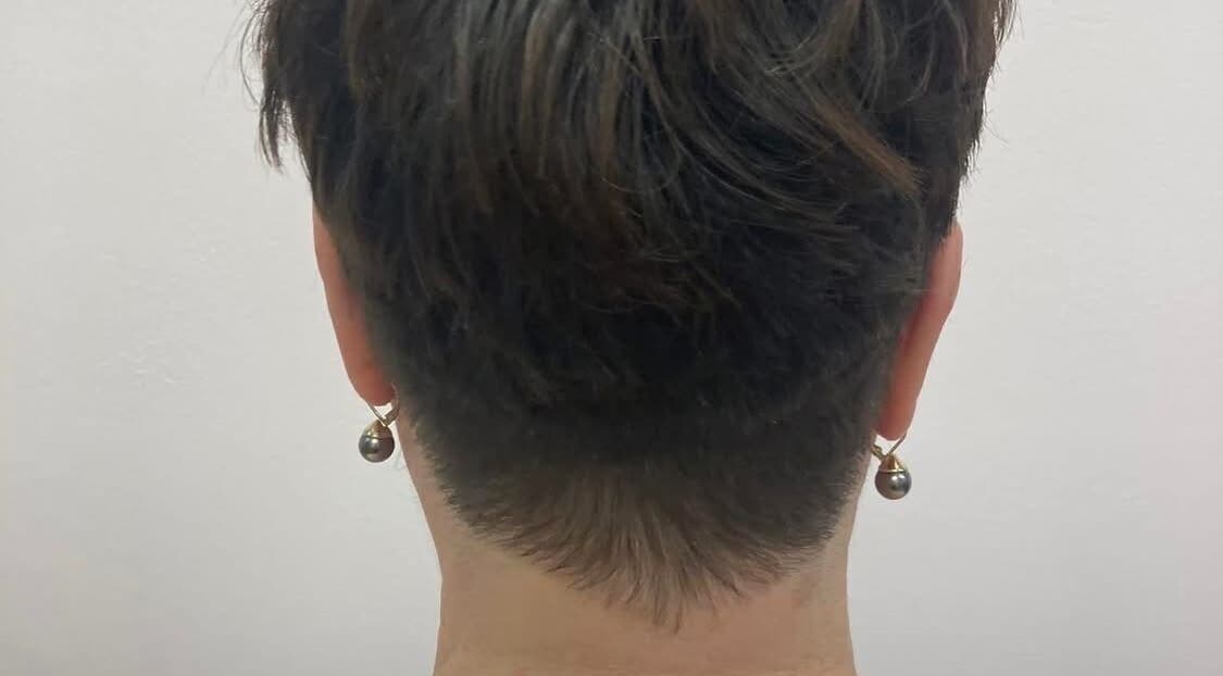 Back view of chic short hairstyle at Luna Del Sol Salon, Osoyoos, British Columbia, CA.