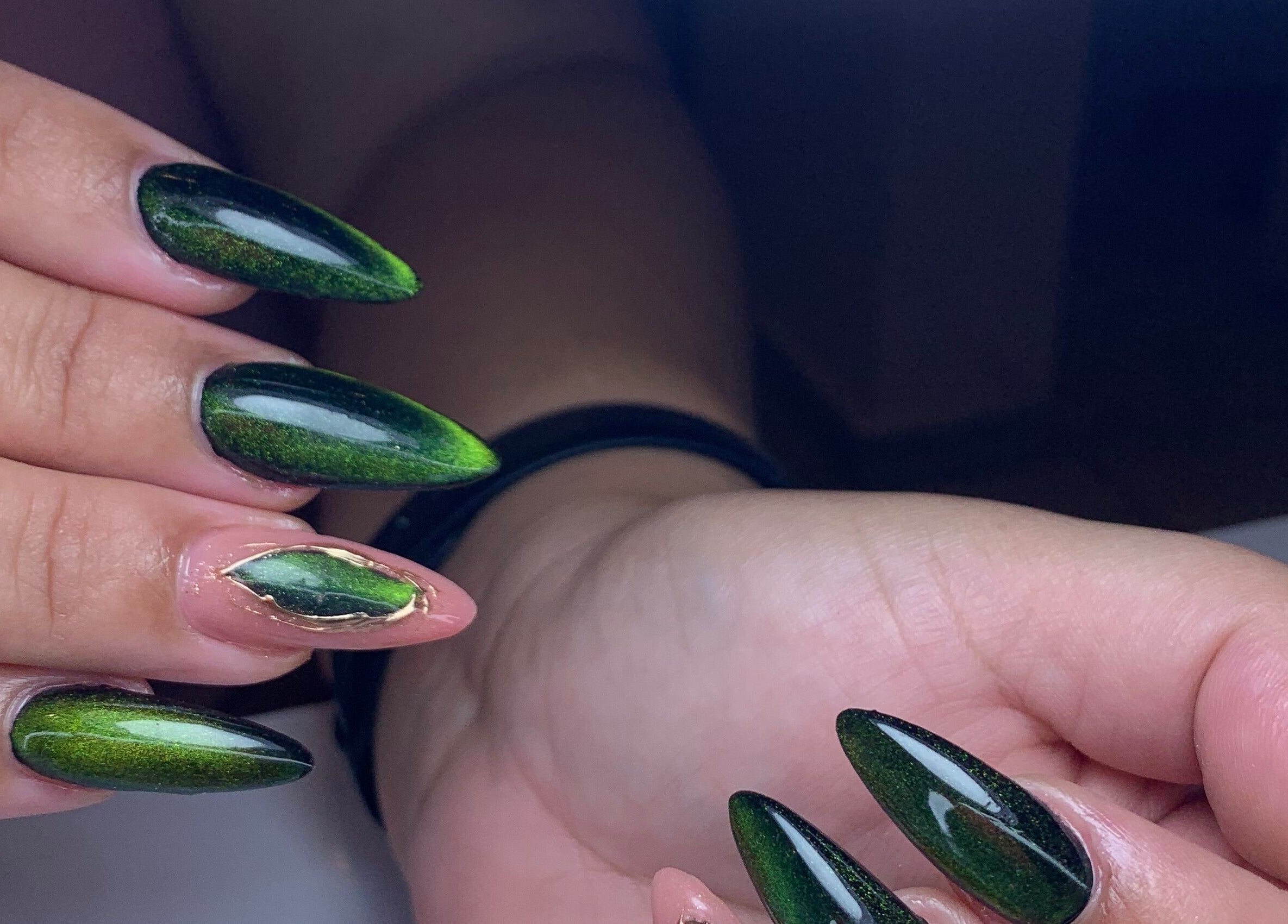 Green stiletto nails at Sandra Style and Art Gosieweg, Willemstad, Curaçao, CW.