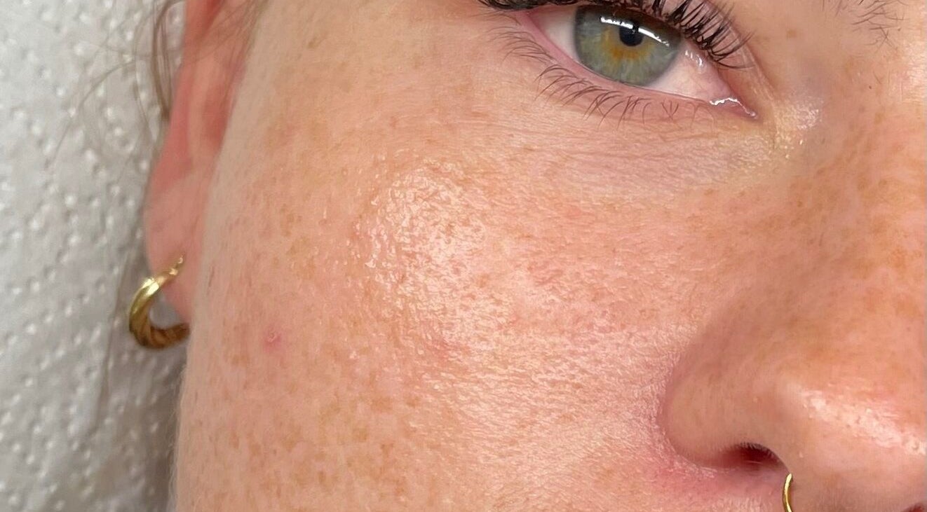 Close-up of skin and lashes at Lash Empire, Whangārei, Northland, NZ, showcasing detailed eye area beauty.