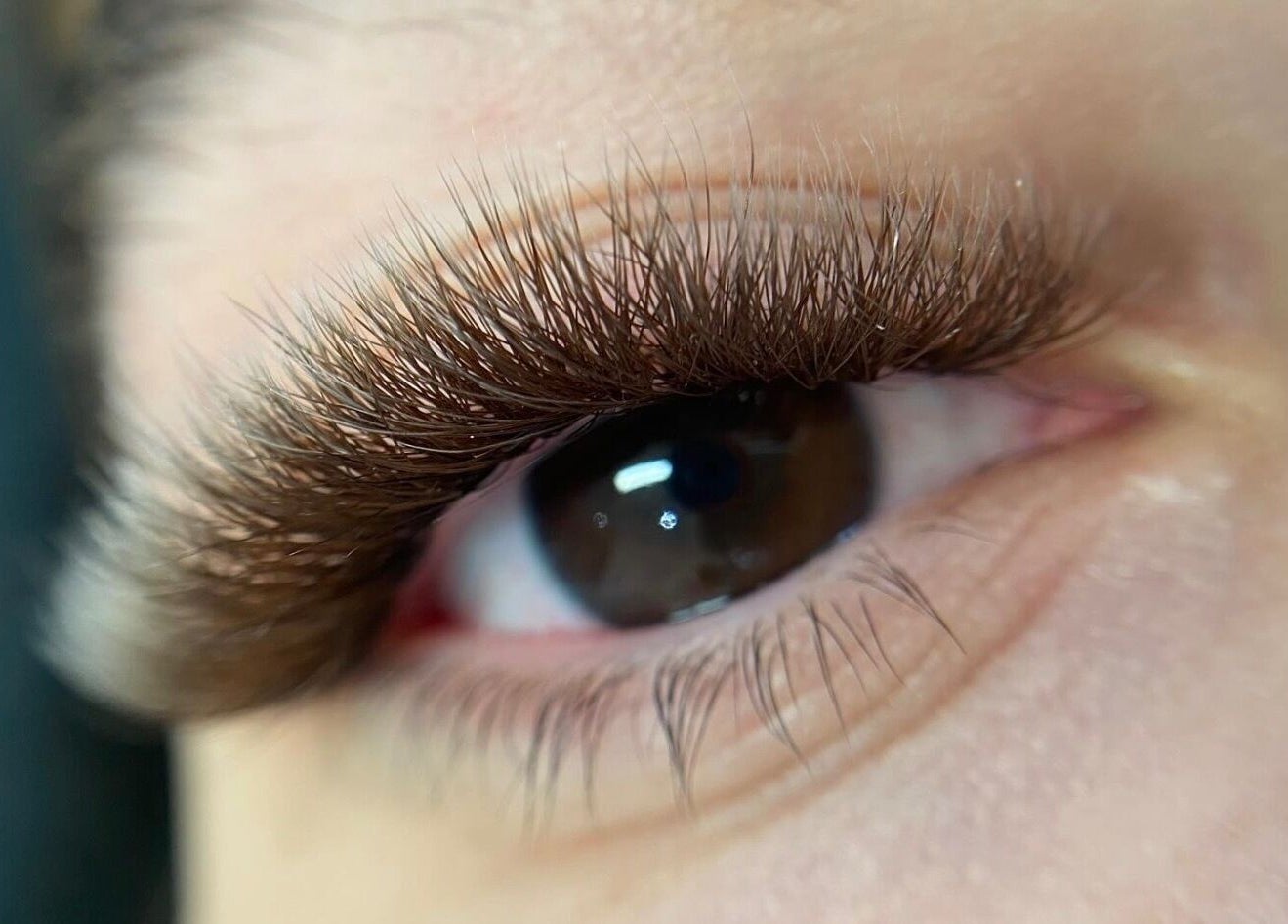 Primer plano de extensiones de pestañas en Lasheous By Y, Toa Baja, Toa Baja, PR, mostrando su elegancia.