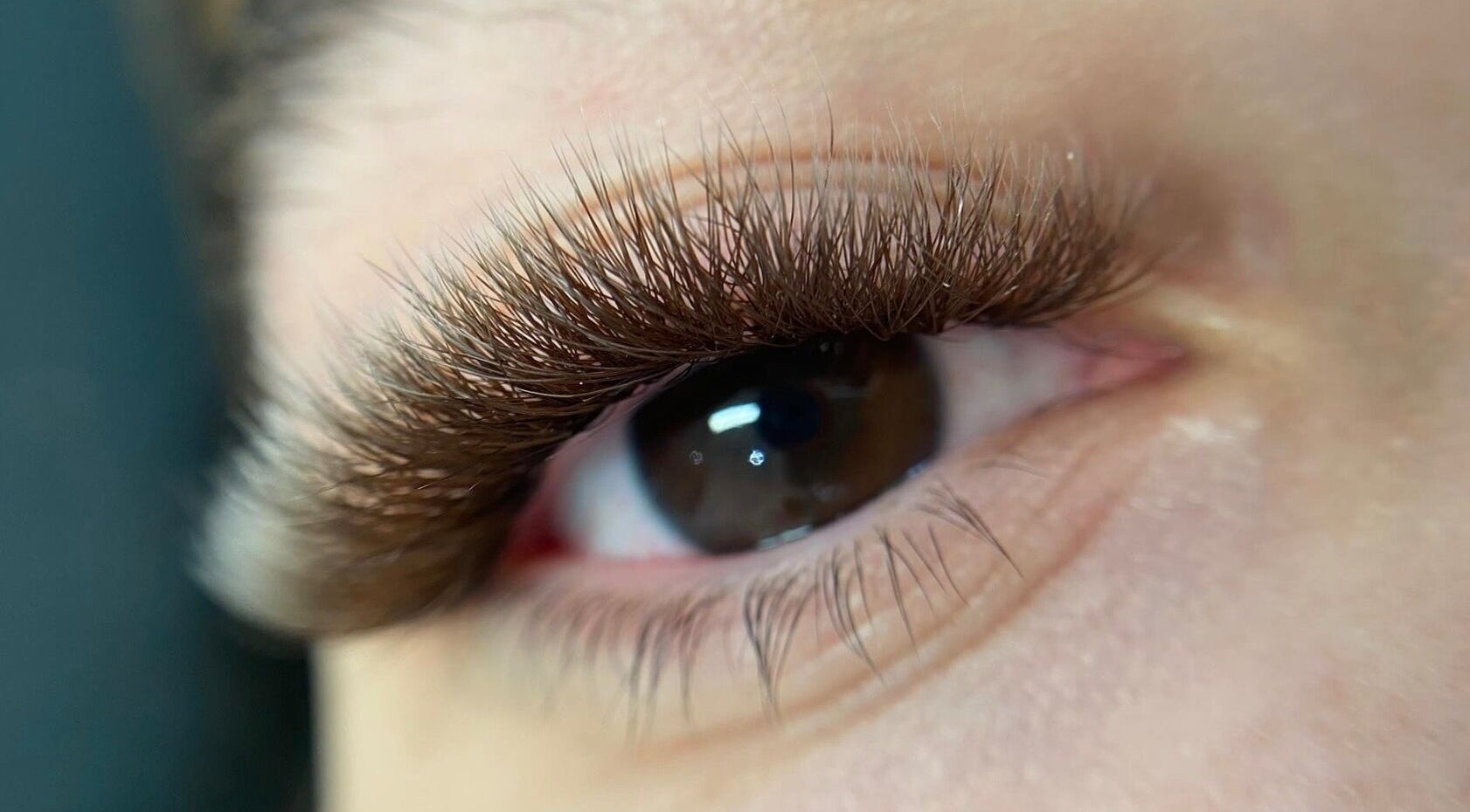 Primer plano de extensiones de pestañas en Lasheous By Y, Toa Baja, Toa Baja, PR, mostrando su elegancia.