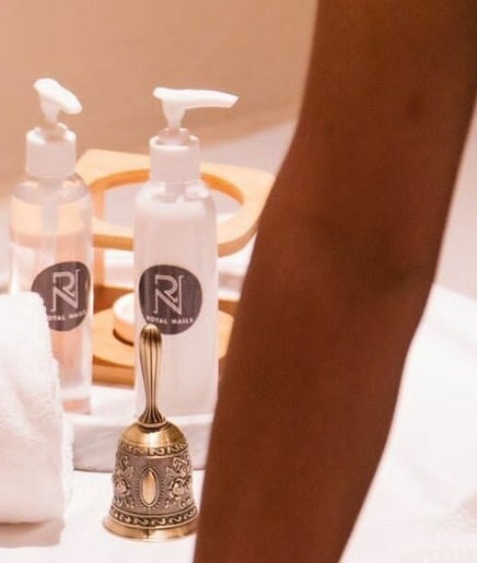 Imagen 2 de Royal Nails Beauty Lounge Abu Dhabi Home Service