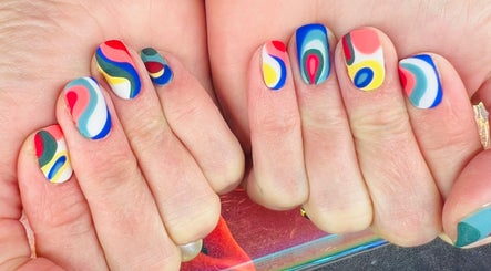 Nail Fizz image 2