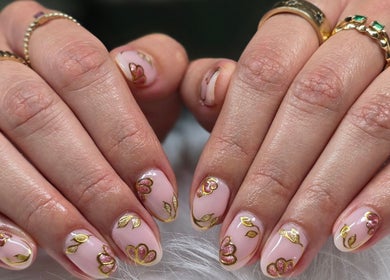 Elegant floral nail art at Chloe Studio Nail by Sophie, Garden Grove, California, US.