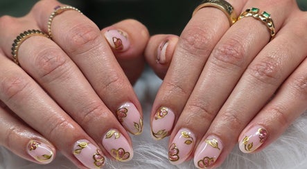 Elegant floral nail art at Chloe Studio Nail by Sophie, Garden Grove, California, US.