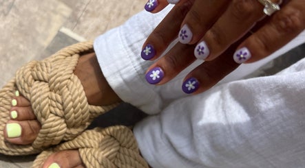 Isla Beauty Nails image 2