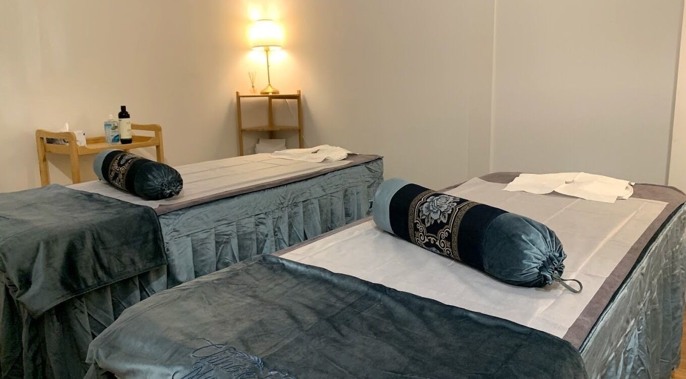 Tranquil massage beds at ET Chinese Massage North, Melbourne, Victoria, AU, enhancing your relaxation experience.