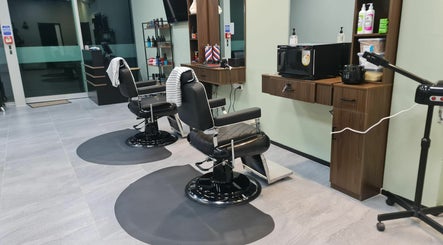 Gentlemen's Barbers Auckland Airport – obraz 2