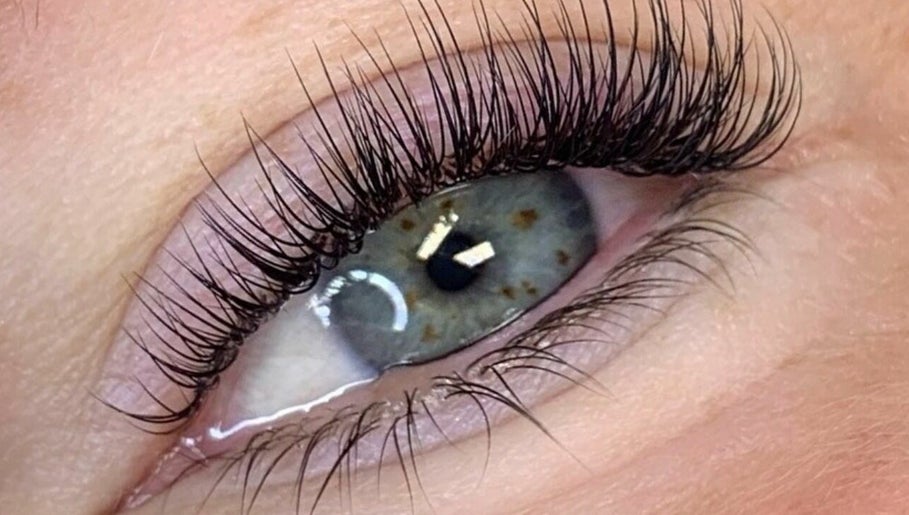 Legendary Lashes image 1