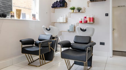 Salon No. 100 slika 2