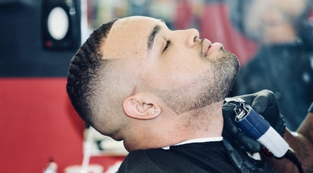 Razors Edge Barbershop LLC image 2