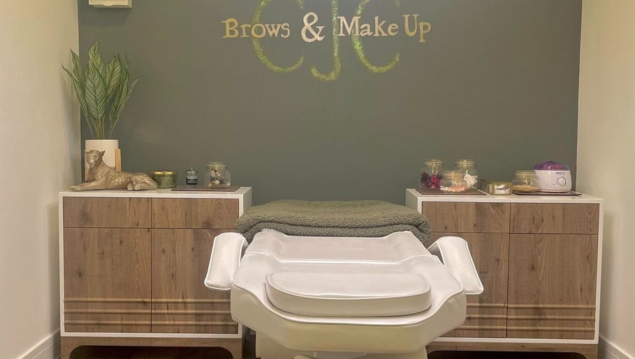 CJC Brows & Make Up image 1
