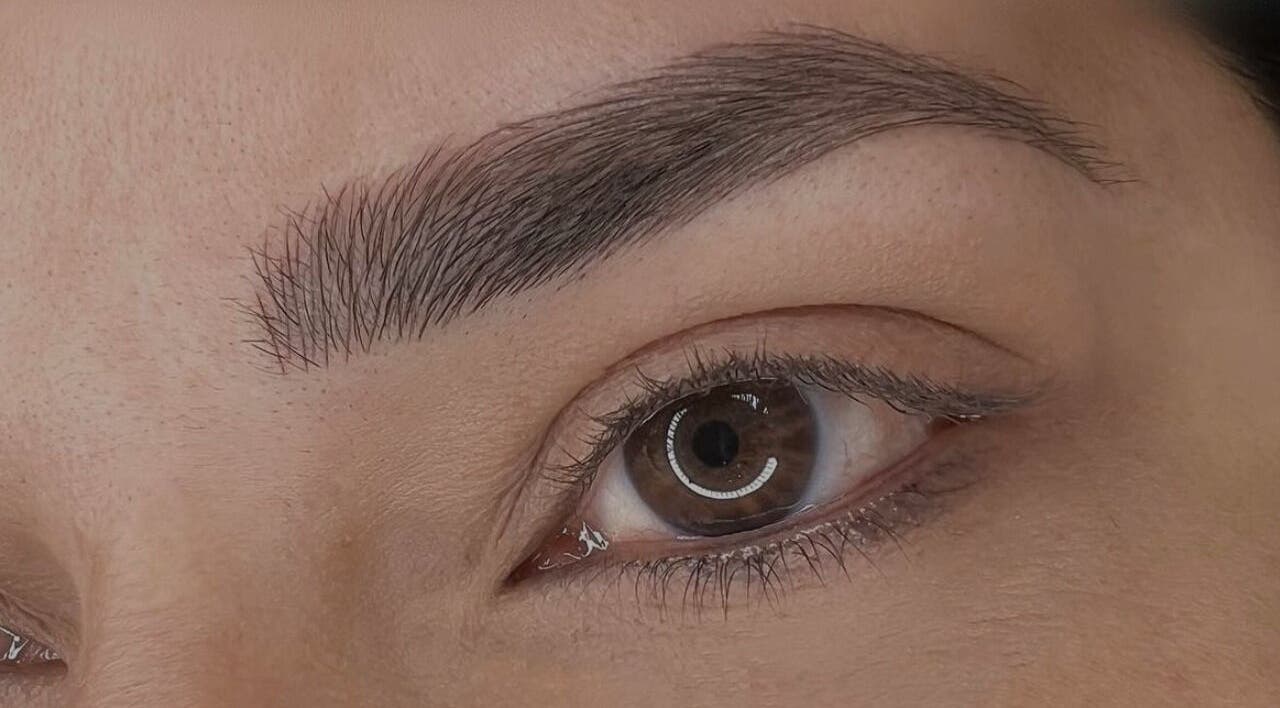 Ceja perfectamente arreglada en JaiSan Brows Academy CAGUAS, PR, en Caguas, Puerto Rico, PR.