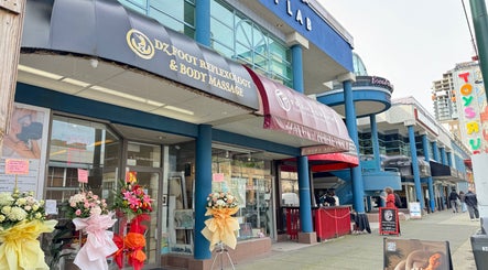 DZ Foot Reflexology on West Broadway