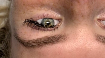 Lashes by Lou, bild 2