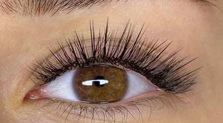 Closeup of eyelash extensions at Love Mon Beauty Spa, Hollywood, Florida, US for a stunning lash look.
