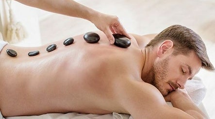 Julies Reflexology & Massage Mobile Treatments billede 2