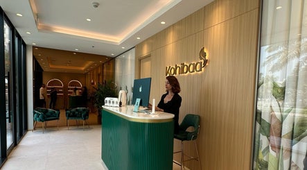 Stylish reception area at Home Service, Dubai, AE with chic interior design and modern decor.
