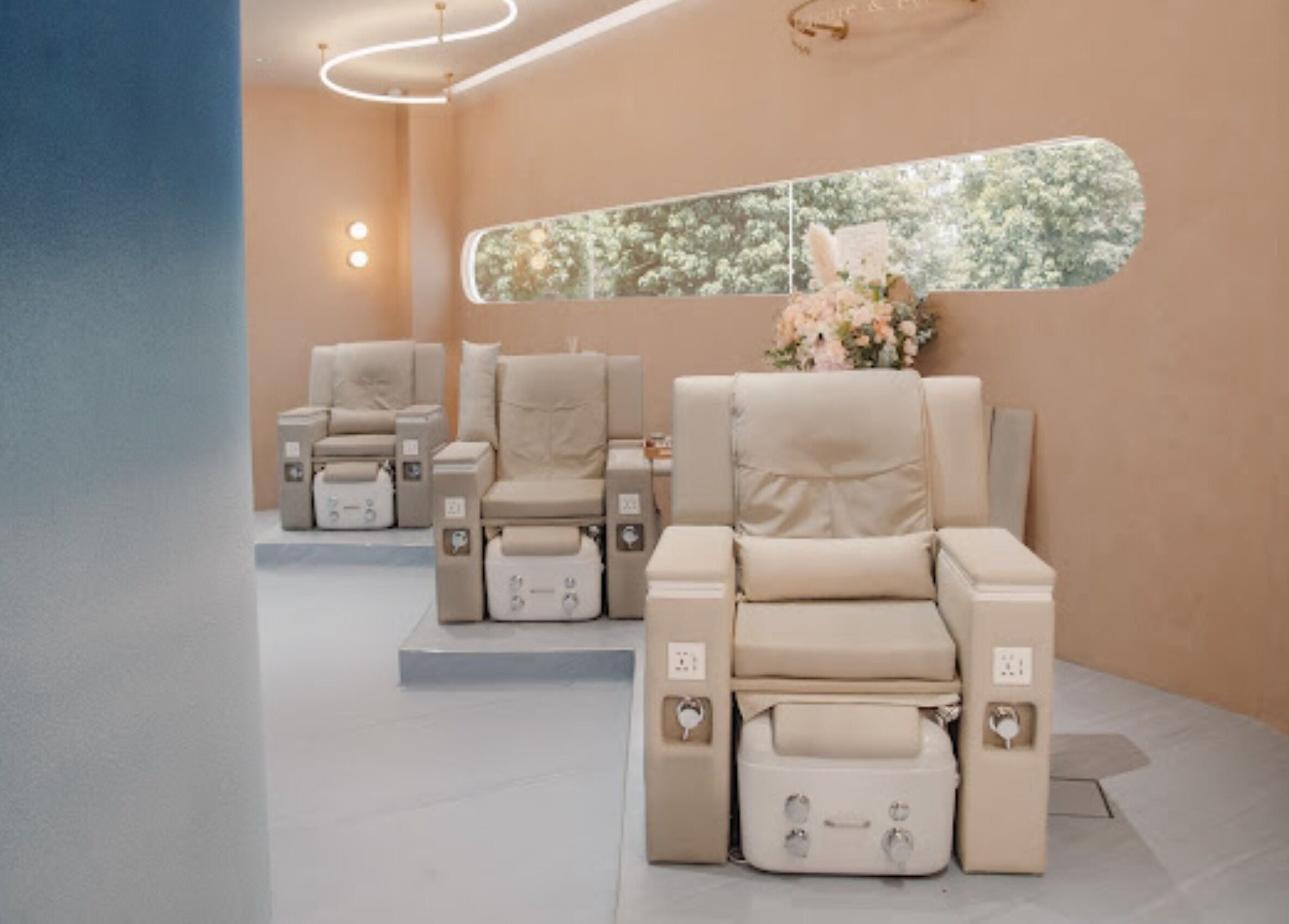 Luxury spa chairs at 176 Avenue at KLGCC, Kuala Lumpur, Wilayah Persekutuan Kuala Lumpur, MY for relaxation.