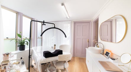 FM Beauty Clinic image 2