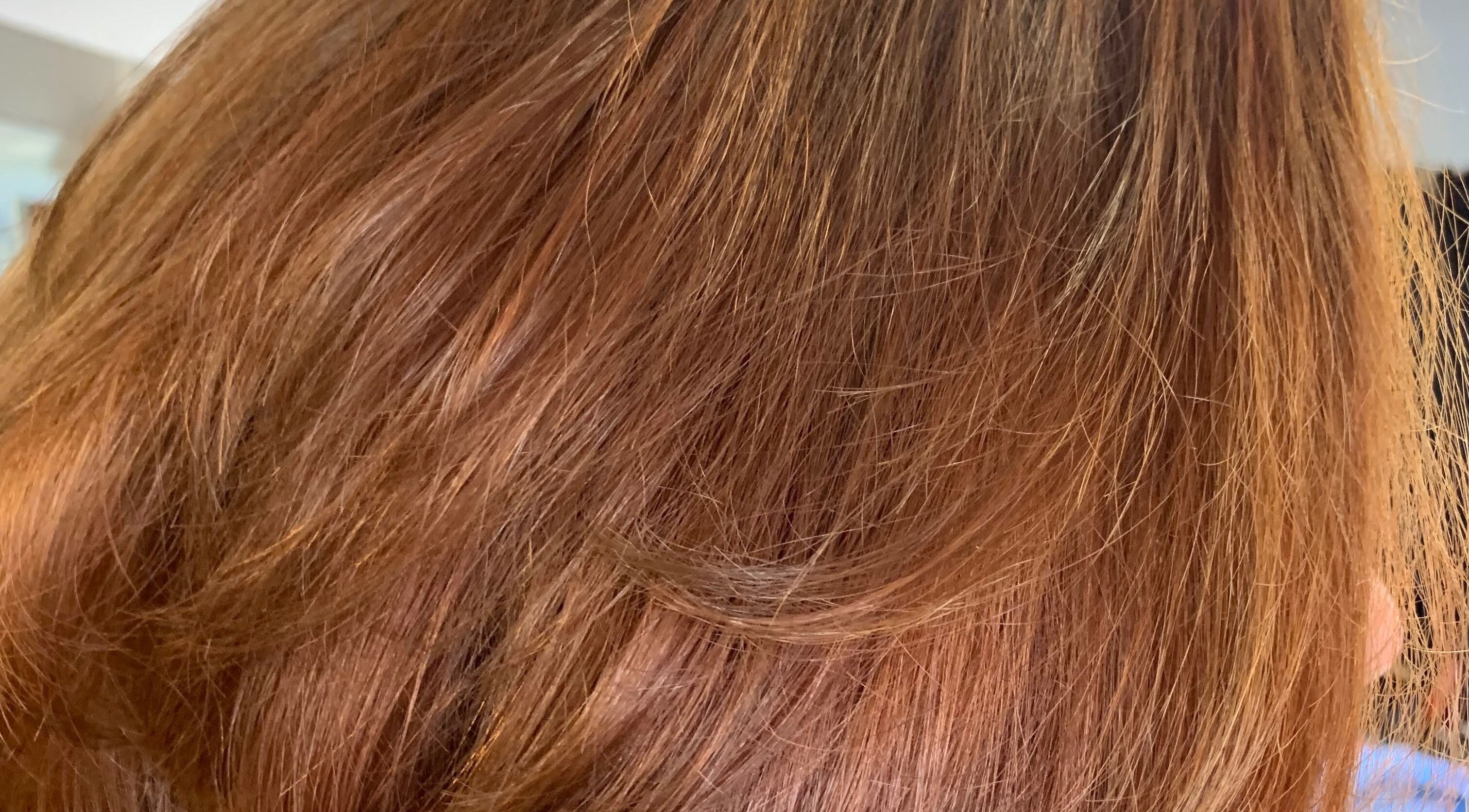 Cheveux brillants châtain à Solutions Capillaires Monique Sauvageau, Saint-Jean-sur-Richelieu, Québec, CA.