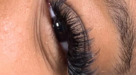 Lashed by Kenya afbeelding 2