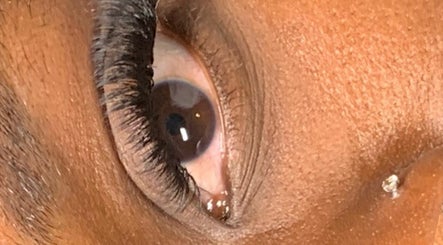 Lashed by Kenya afbeelding 3