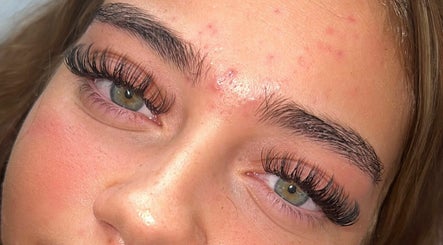 The Dermaldoll cosmetics  image 2