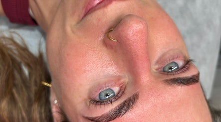 Nakisa Brows Skin Body