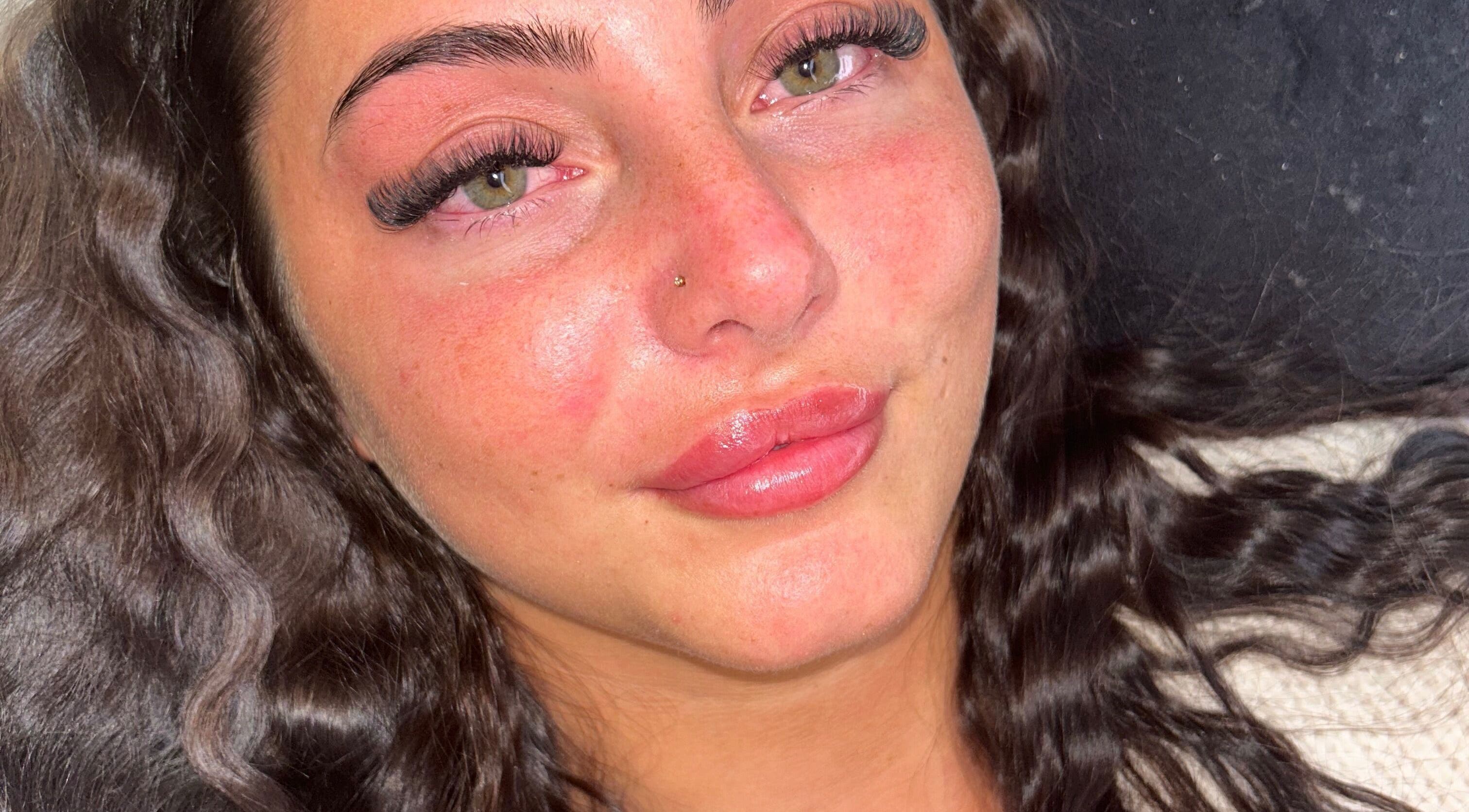 Stunning lash extensions at Lashes by BW, Atherstone, England, GB showcasing natural beauty and elegance.