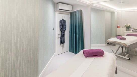 Walking on Clouds | Hampstead 4