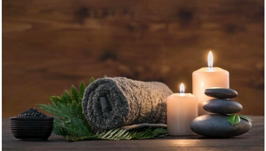 IINTENZE Massage Therapy and Crystal House slika 1