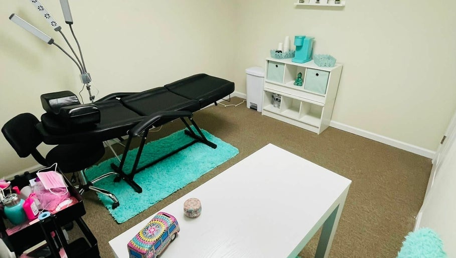 Tay Santos Lash Studio  image 1
