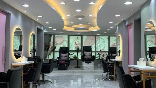 White Pearl Ladies Beauty Salon