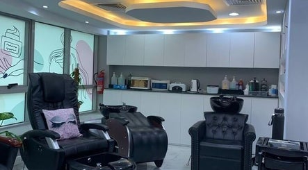 White Pearl Ladies Beauty Salon LLC image 3