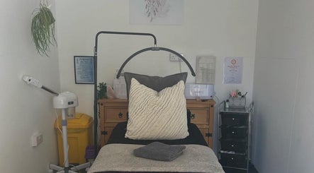 Relaxing spa room at CoMason Beauty Holistic Training in Amesbury, England, GB.